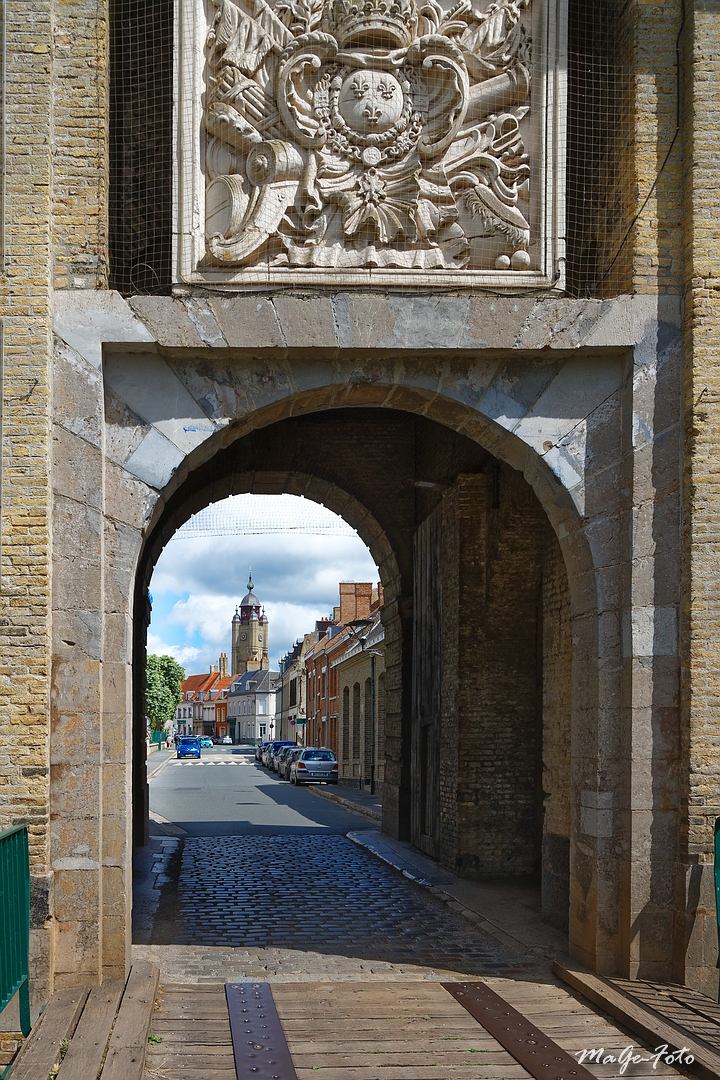 Bergues - Durchblick / à travers la porte Cassel