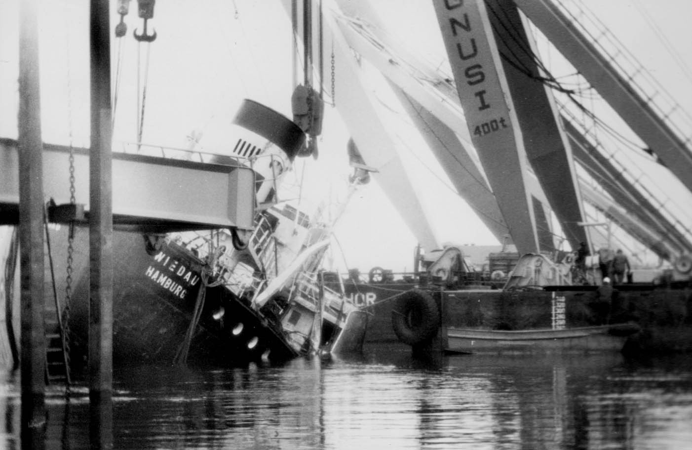 Bergung der Wiedau vor Hamburg-Wittenbergen 1976