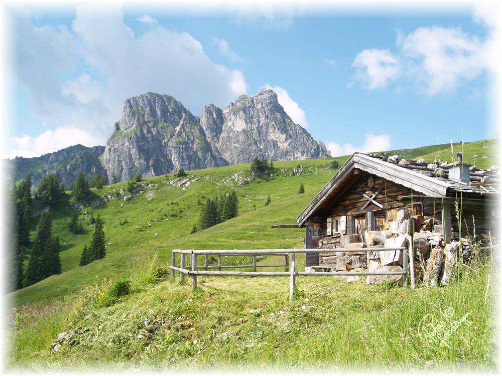 Bergwachthütte Pfronten mit Aggenstein