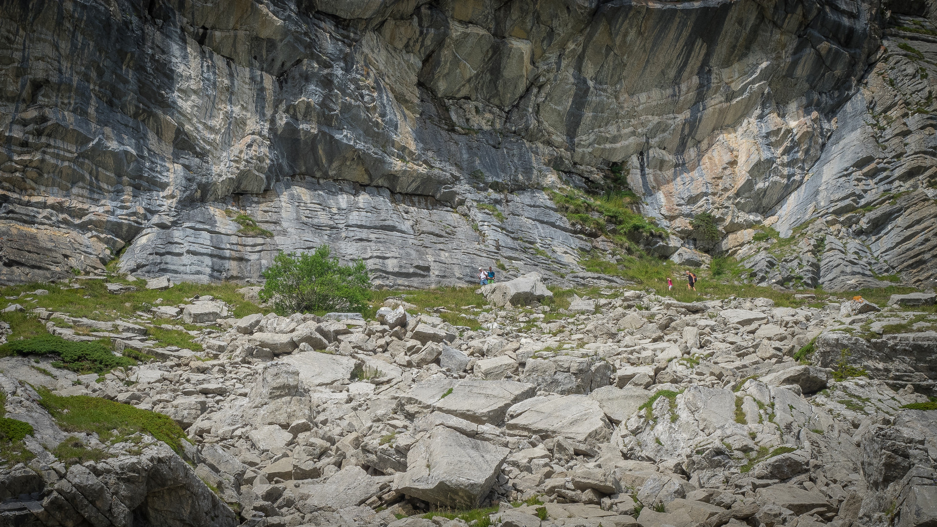 Bergwanderung quer durch die Wand