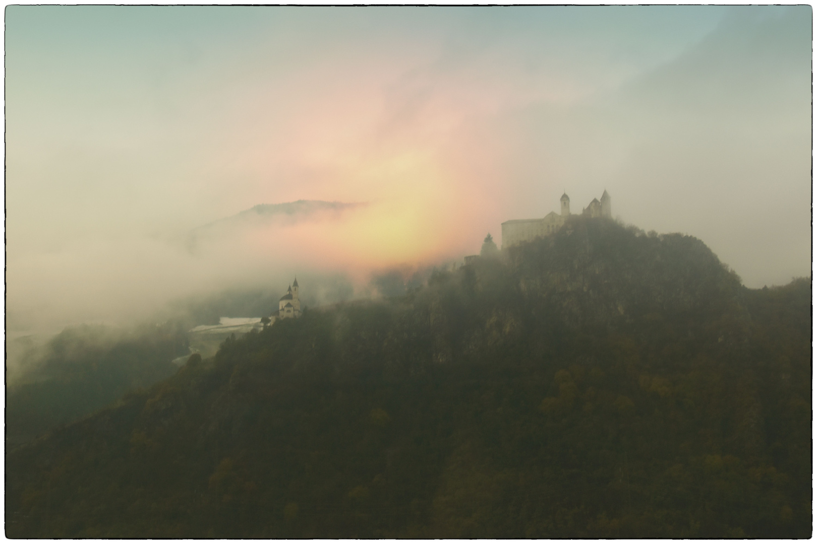 Bergwelt im Nebel