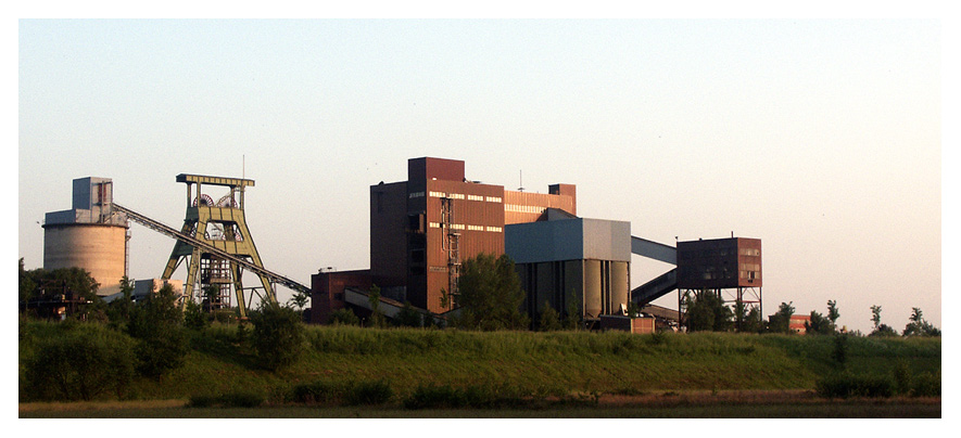 Bergwerk Haus Aden in der Abendsonne