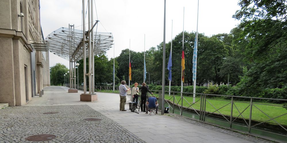 Berichterstattung vor der  Bayerischen Staatskanzlei  - München 23.7.2016 