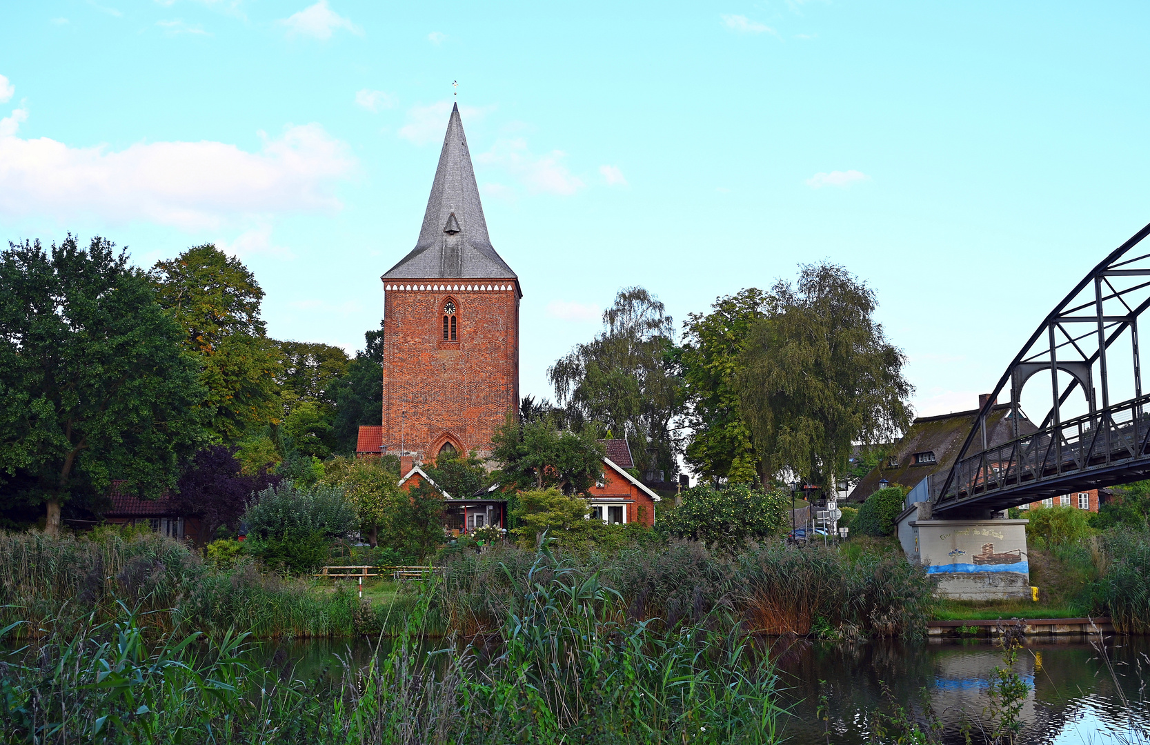 Berkenthin am Elbe-Lübeck-Kanal im Spätsommer