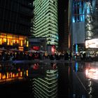 Berlin 01 - Das Sony Center mit Bahn Tower