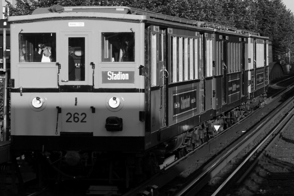 berlin-1920-foto-bild-bus-nahverkehr-u-bahn-verkehr-fahrzeuge
