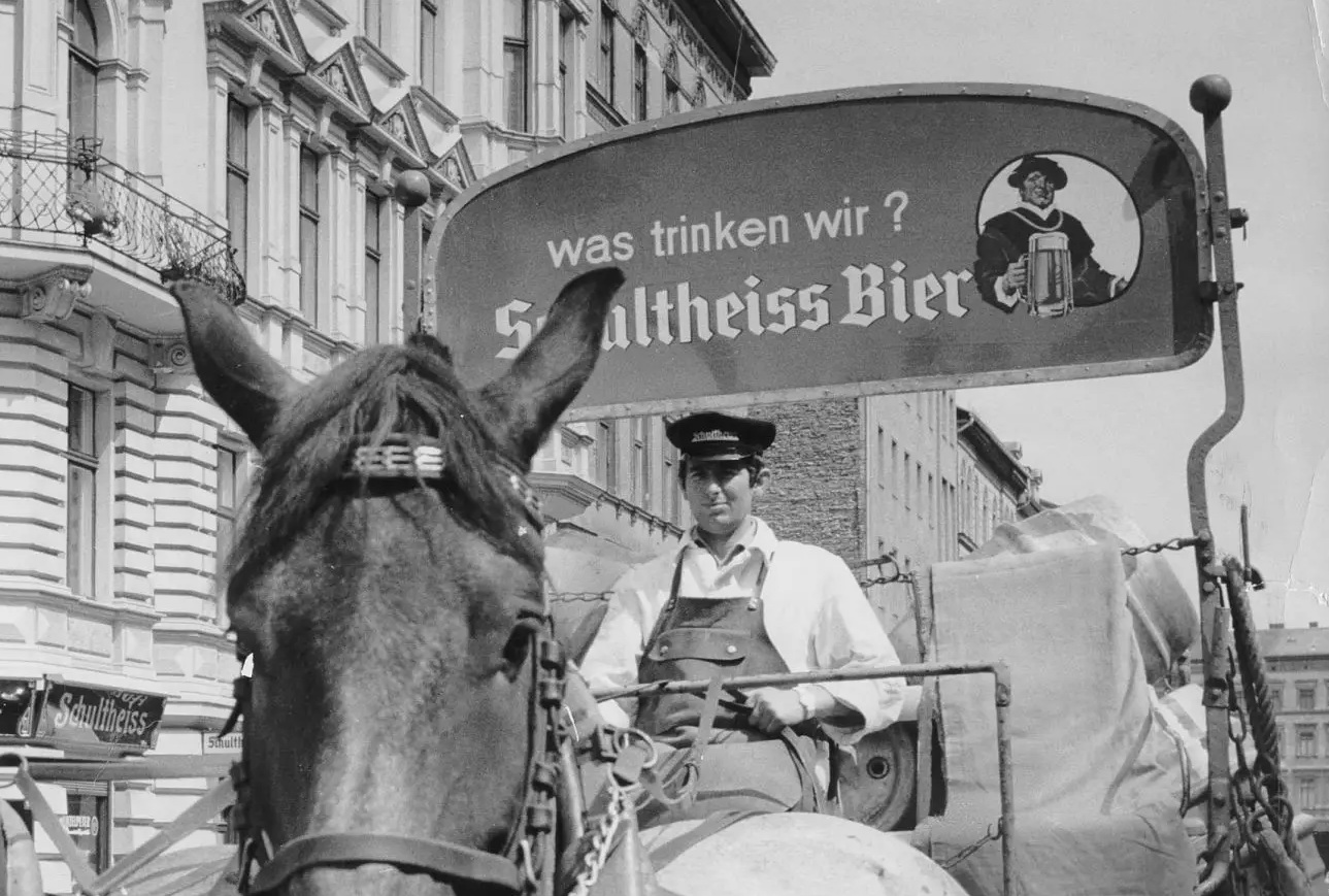 Berlin 1968 Schultheiss Bierfuhrwerk