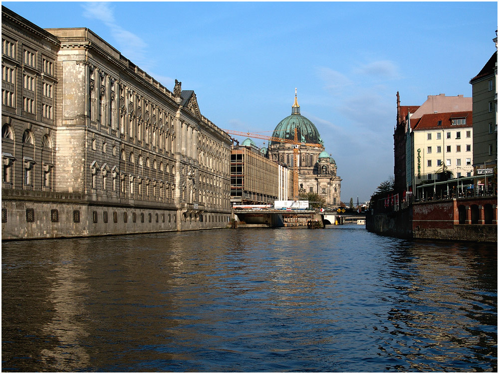 Berlin - 2006 vom Wasser aus :)