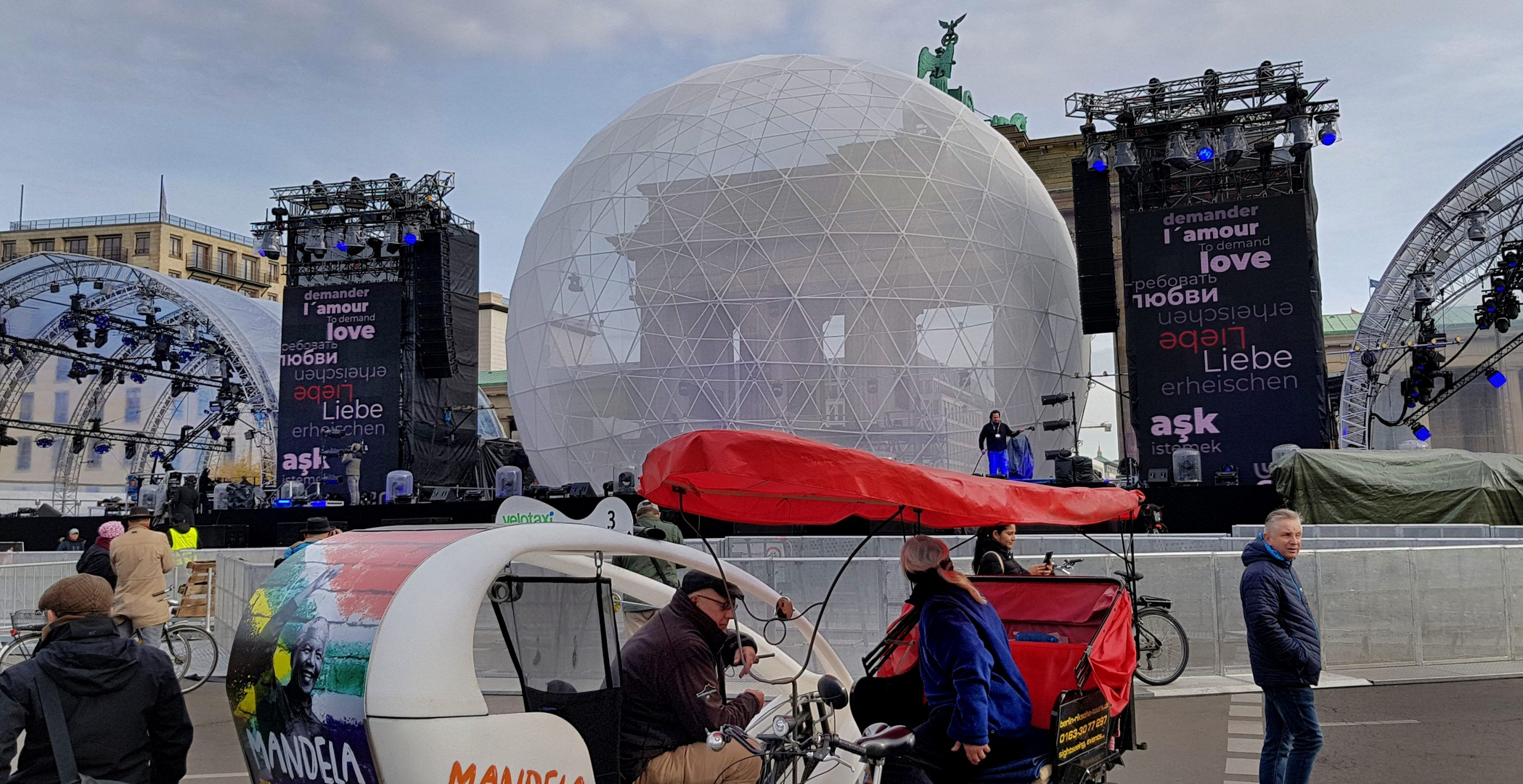 Berlin -  30 Jahre Mauerfall  II