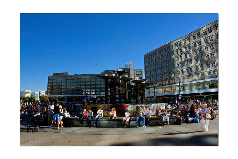 Berlin Alexanderplatz - Brunnen der Völkerfreundschaft