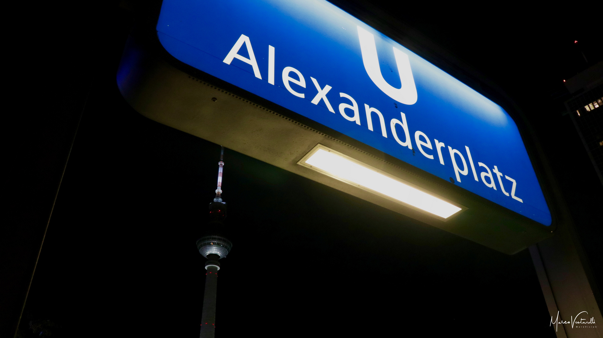 Berlin Alexanderplatz in der Nacht