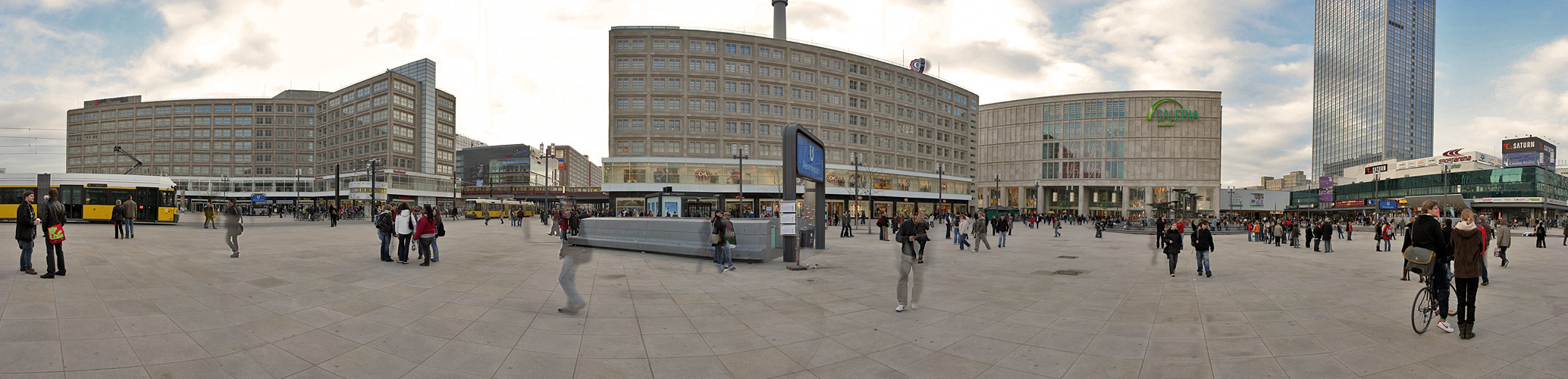 Berlin-Alexanderplatz - mal grau in grau shoppen!