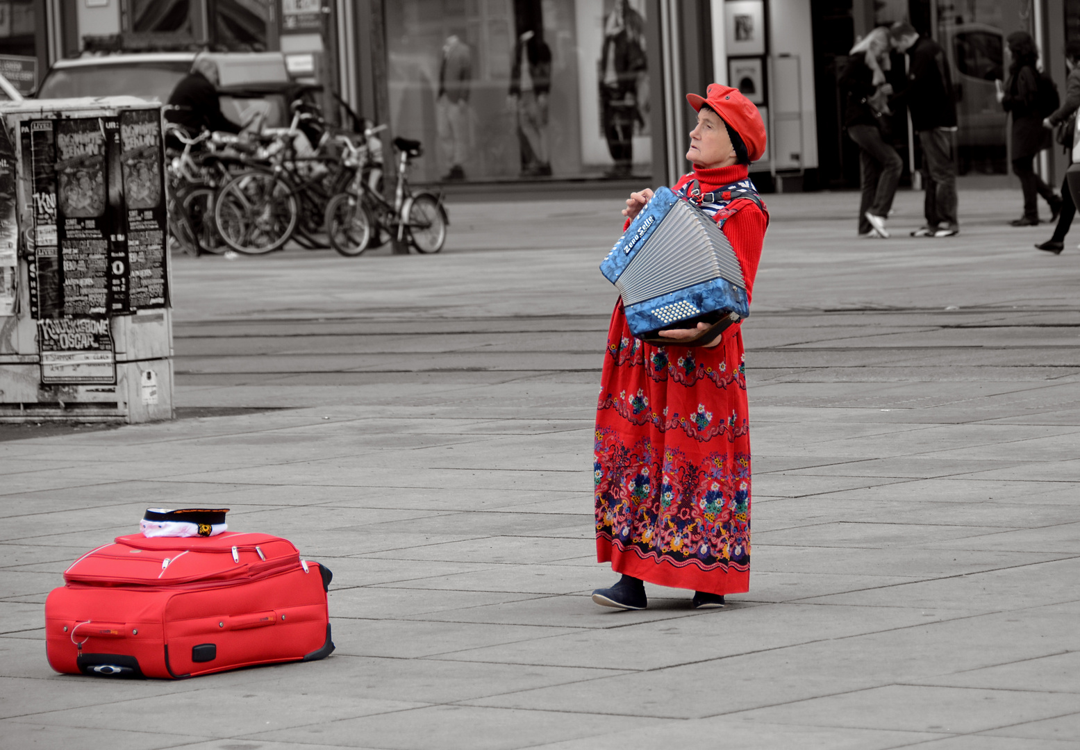 Berlin-Alexanderplatz ... oder ... Der rote Koffer