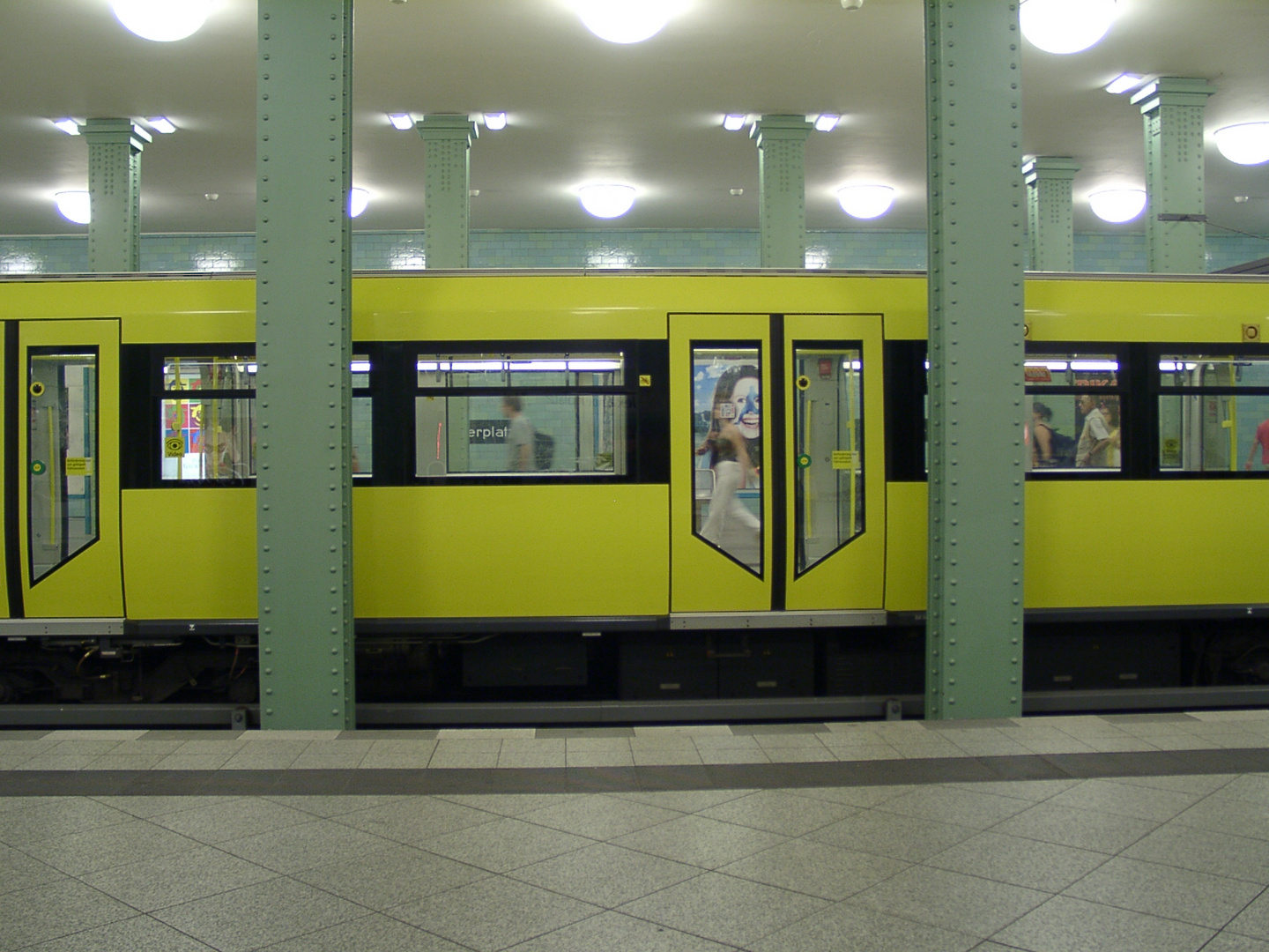 Berlin Alexanderplatz U-Bahnhof