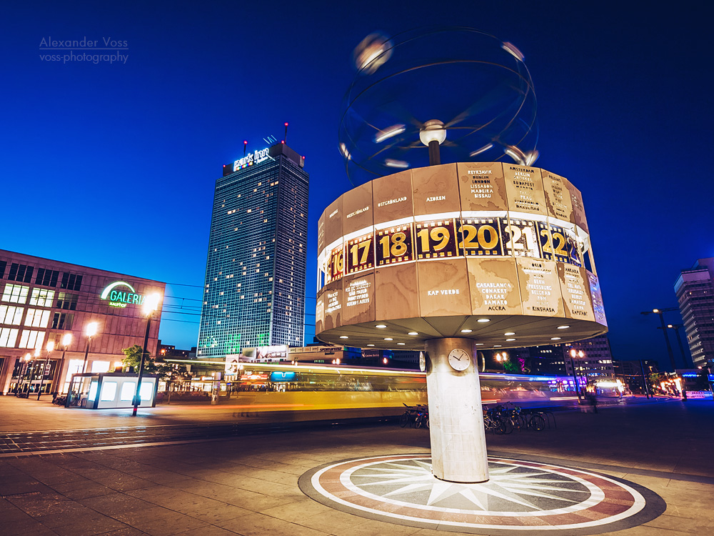 Berlin - Alexanderplatz / Weltzeituhr