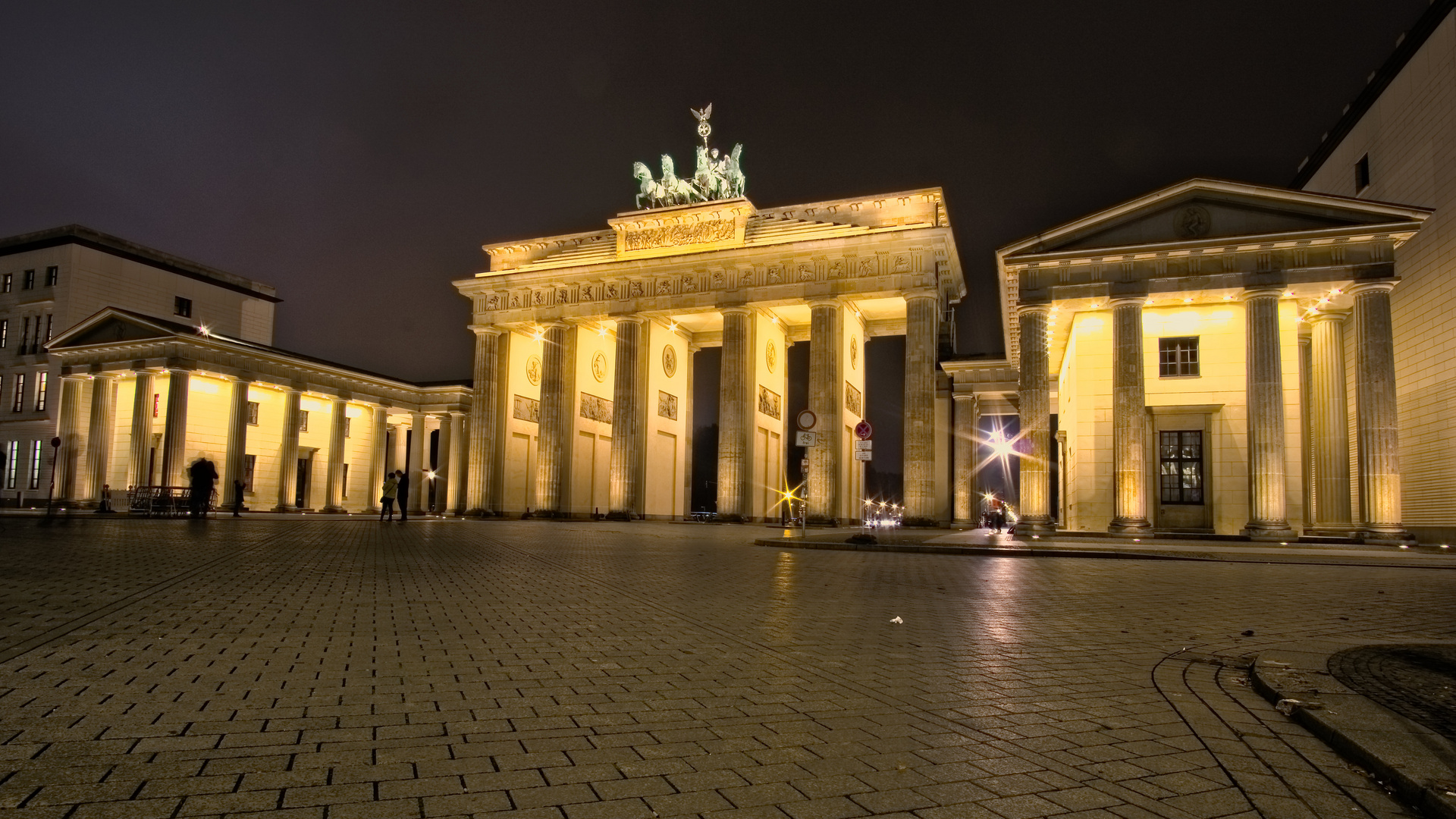 Berlin at night Brandenburger Tor 1