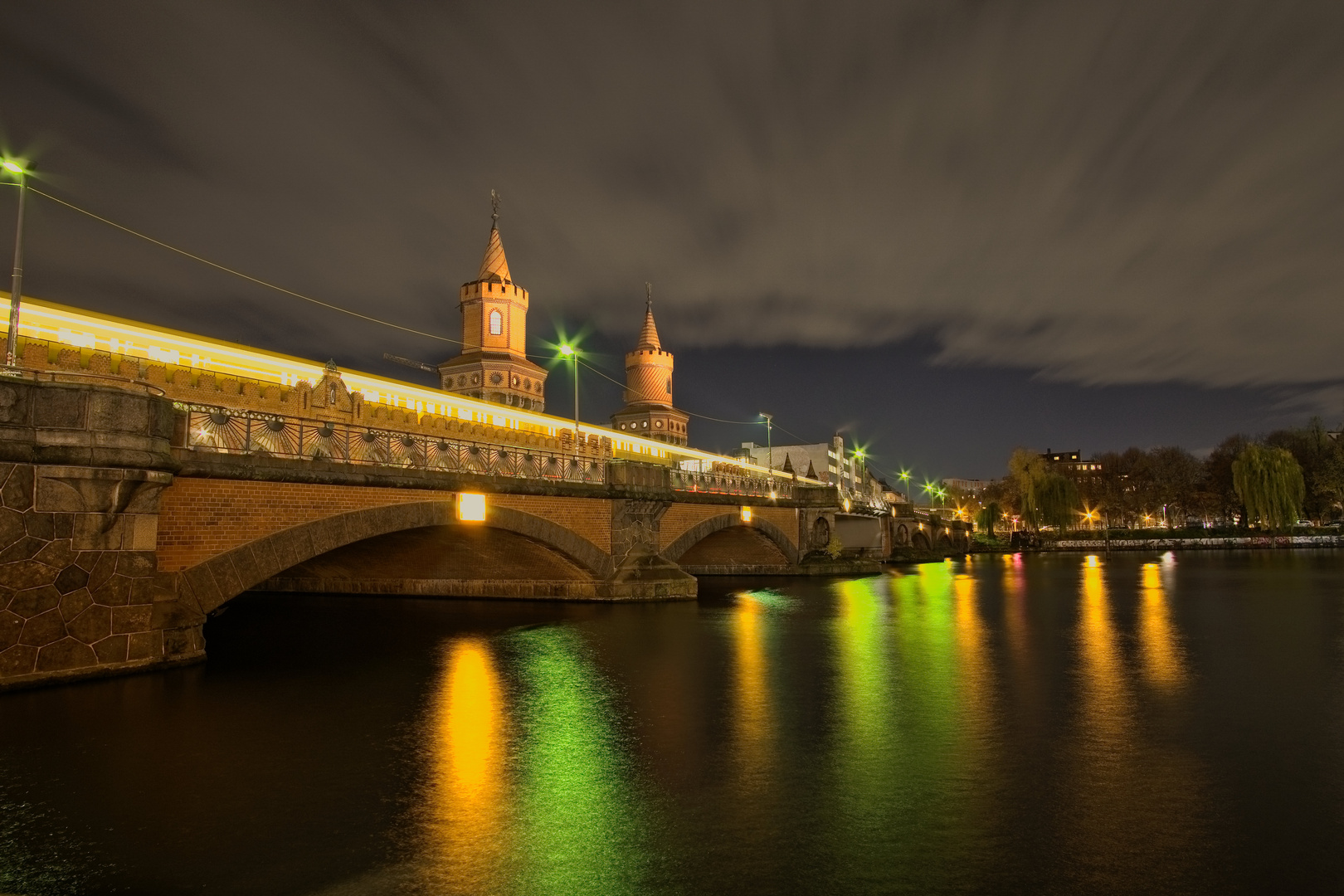 Berlin at night Oberbaumbrücke 5