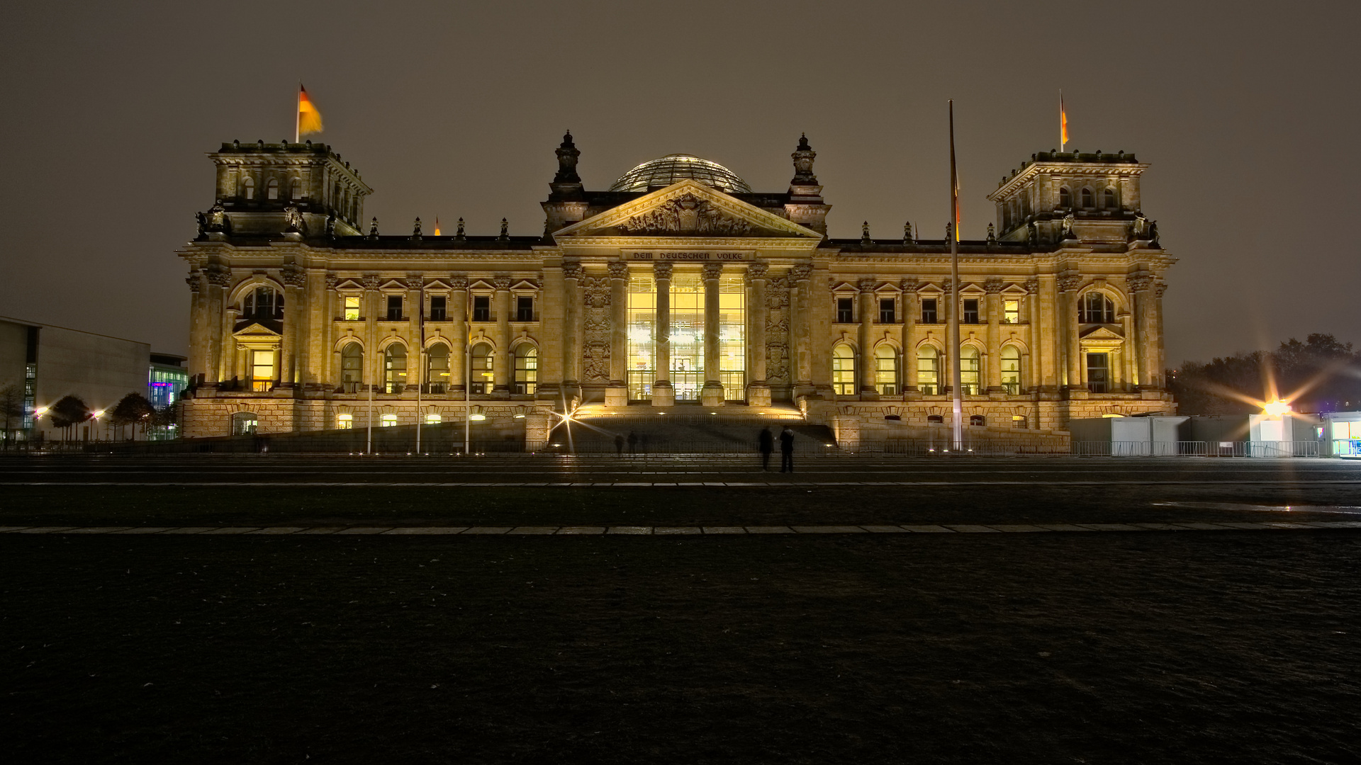 Berlin at night Reichstagsgebäude