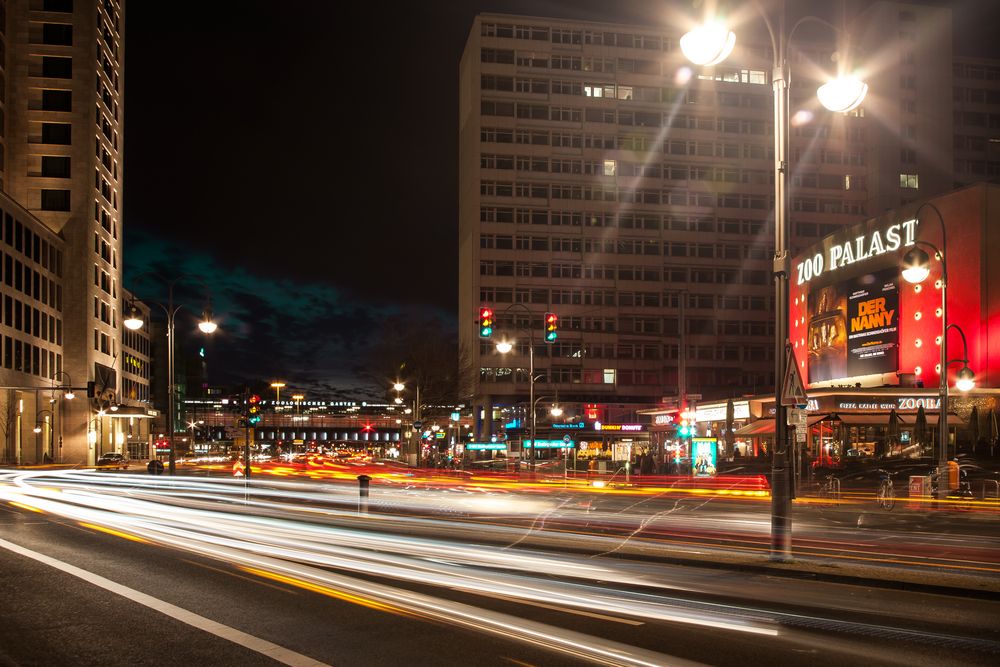 Berlin bei Nacht am Zoo Palast