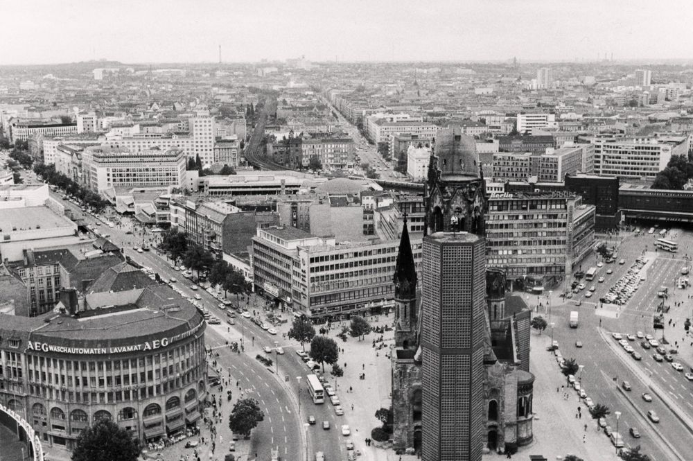 BERLIN, BERLIN wo der Kudamm anfängt Foto & Bild