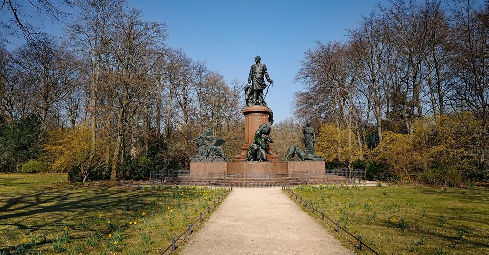 BERLIN   - Bismarck-Nationaldenkmal - 