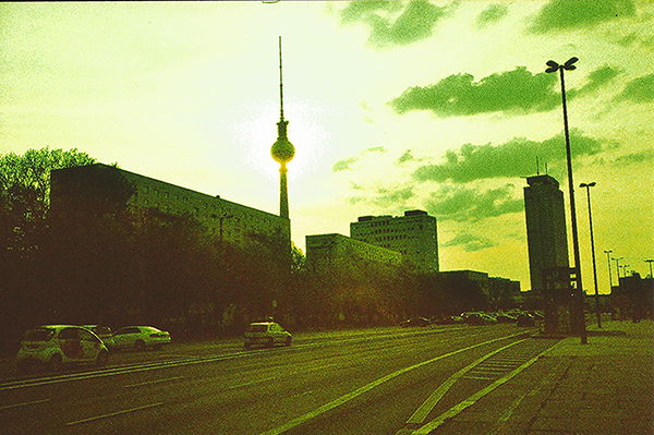 Berlin - Blick auf die Karl-Marx-Allee Richtung Fernsehturm