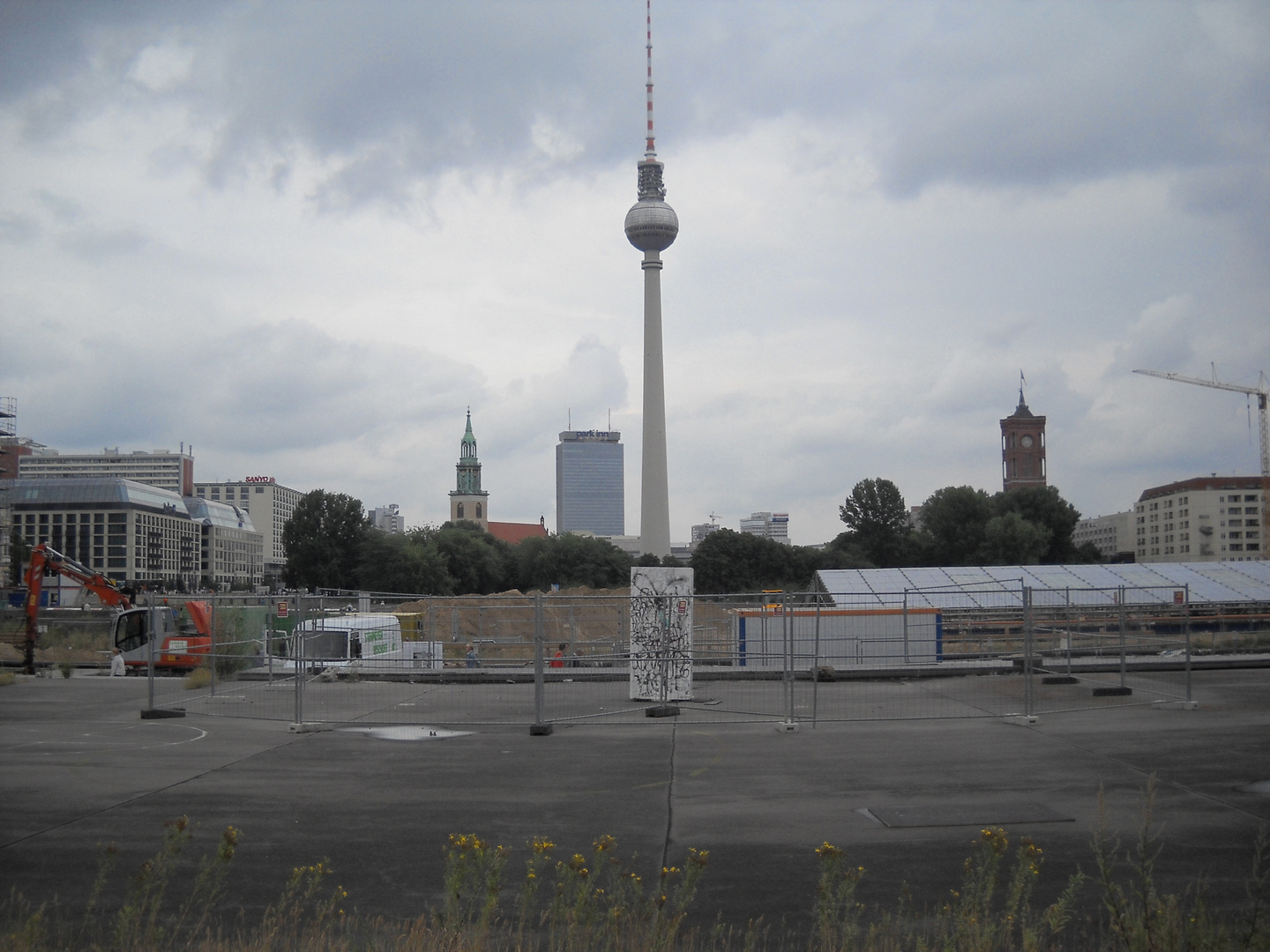 Berlin - Blick auf die Schlossbaustelle 2010