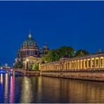 Berlin, Blick über die Spree zum Dom, Museumsinsel und Fernsehturm