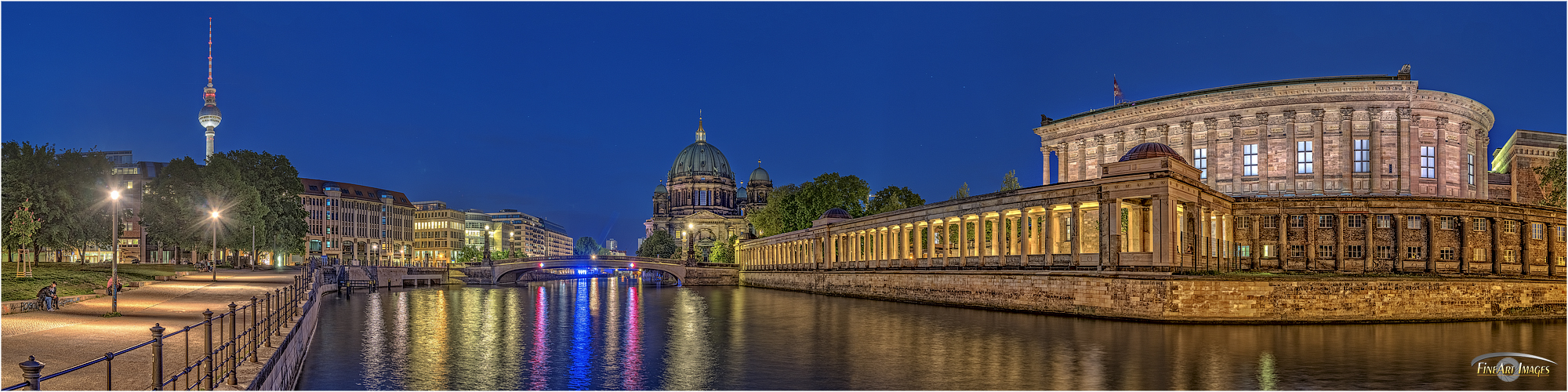 Berlin, Blick über die Spree zum Dom, Museumsinsel und Fernsehturm