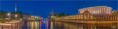 Berlin, Blick über die Spree zum Dom, Museumsinsel und Fernsehturm