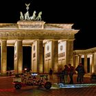 BERLIN   - Brandenburger Tor bei Nacht -