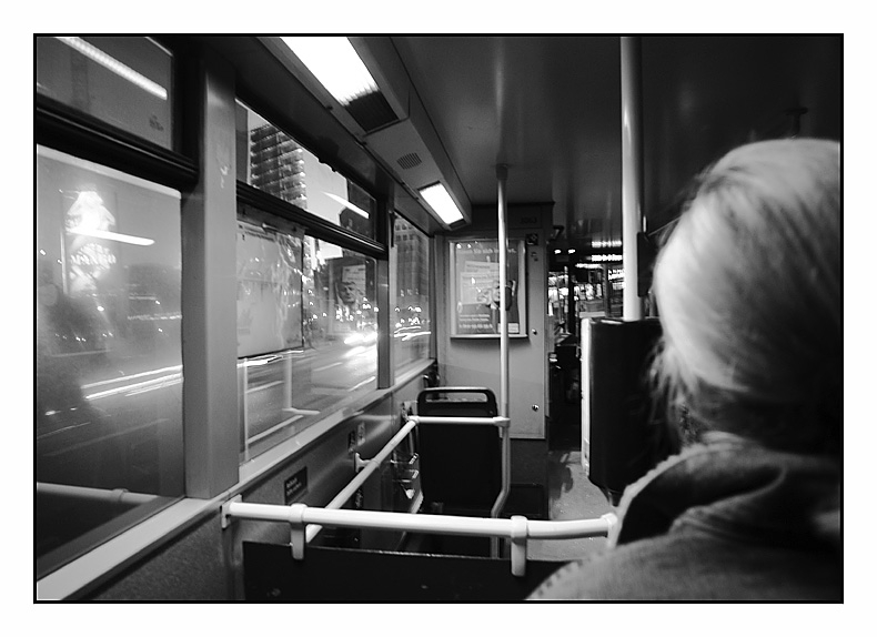 berlin bus nacht allein