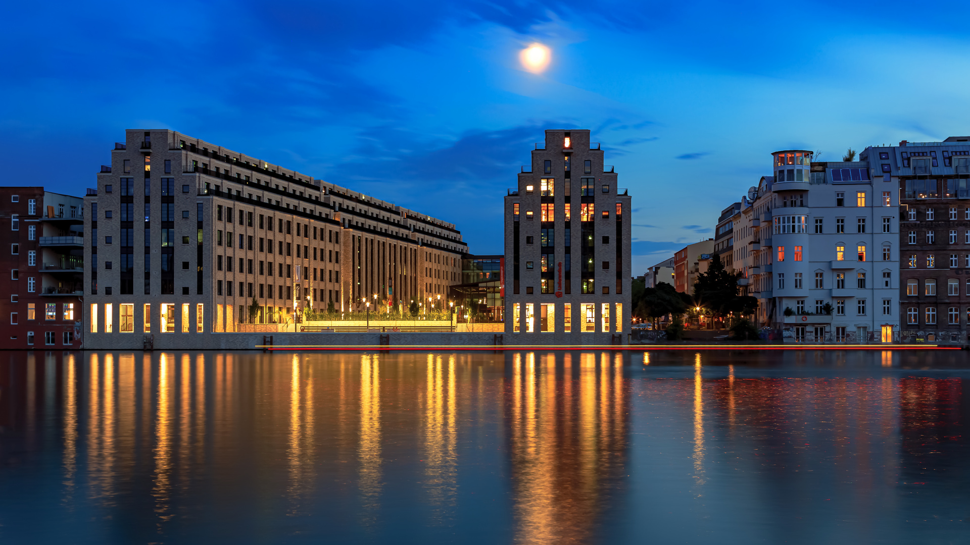 Berlin by Night 2