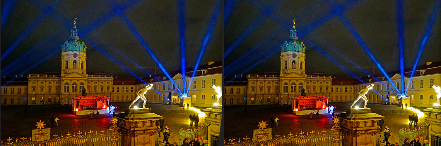 Berlin Charlottenburg Weihnachtsmarkt Scheinwerfer (3D-X-View)