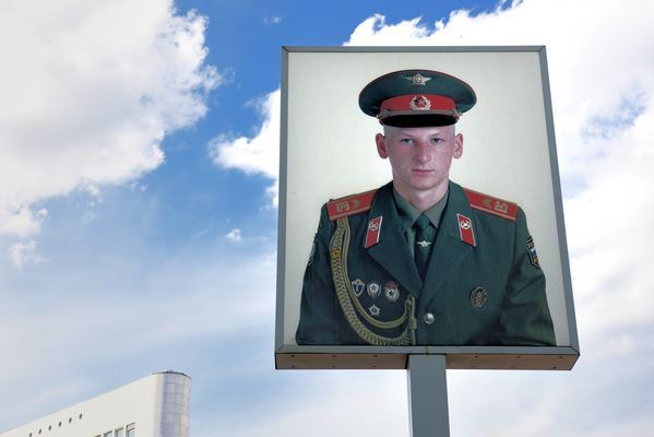 berlin checkpoint charlie