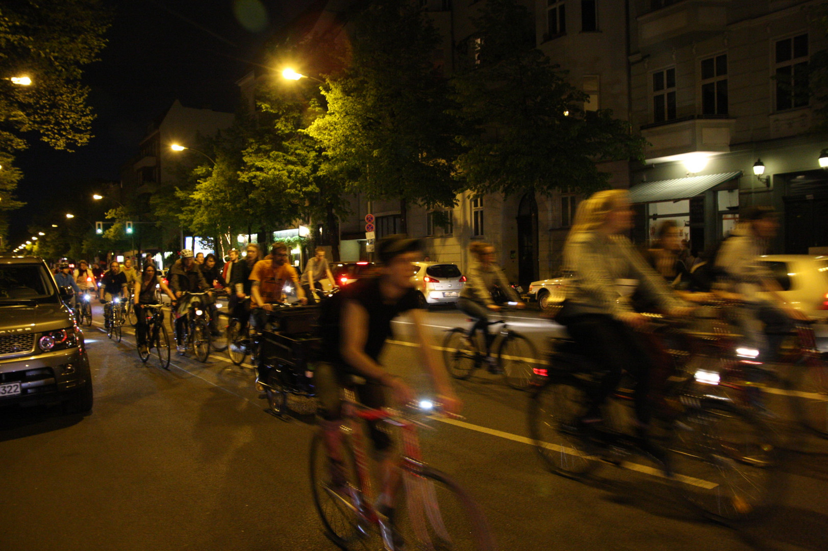berlin critical mass fahrraddemo april 2012