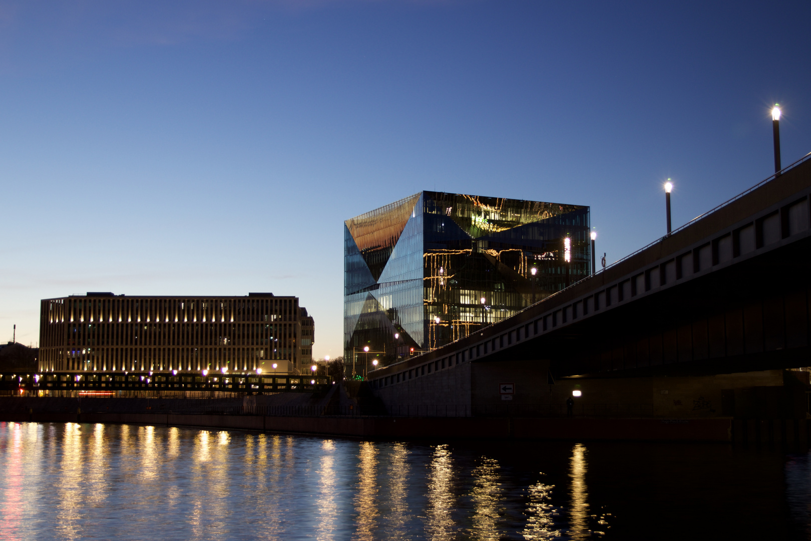 Berlin Cube am Hauptbahnhof