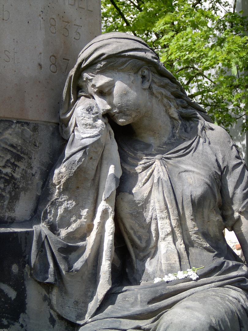 Berlin: Dorotheenstädtischer Friedhof - Grabmal Bendel (2007)