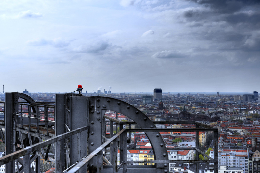 Berlin ein Rundumblick gewagt von 1Meter breitem Gitterrost in 80 Meter Höhe