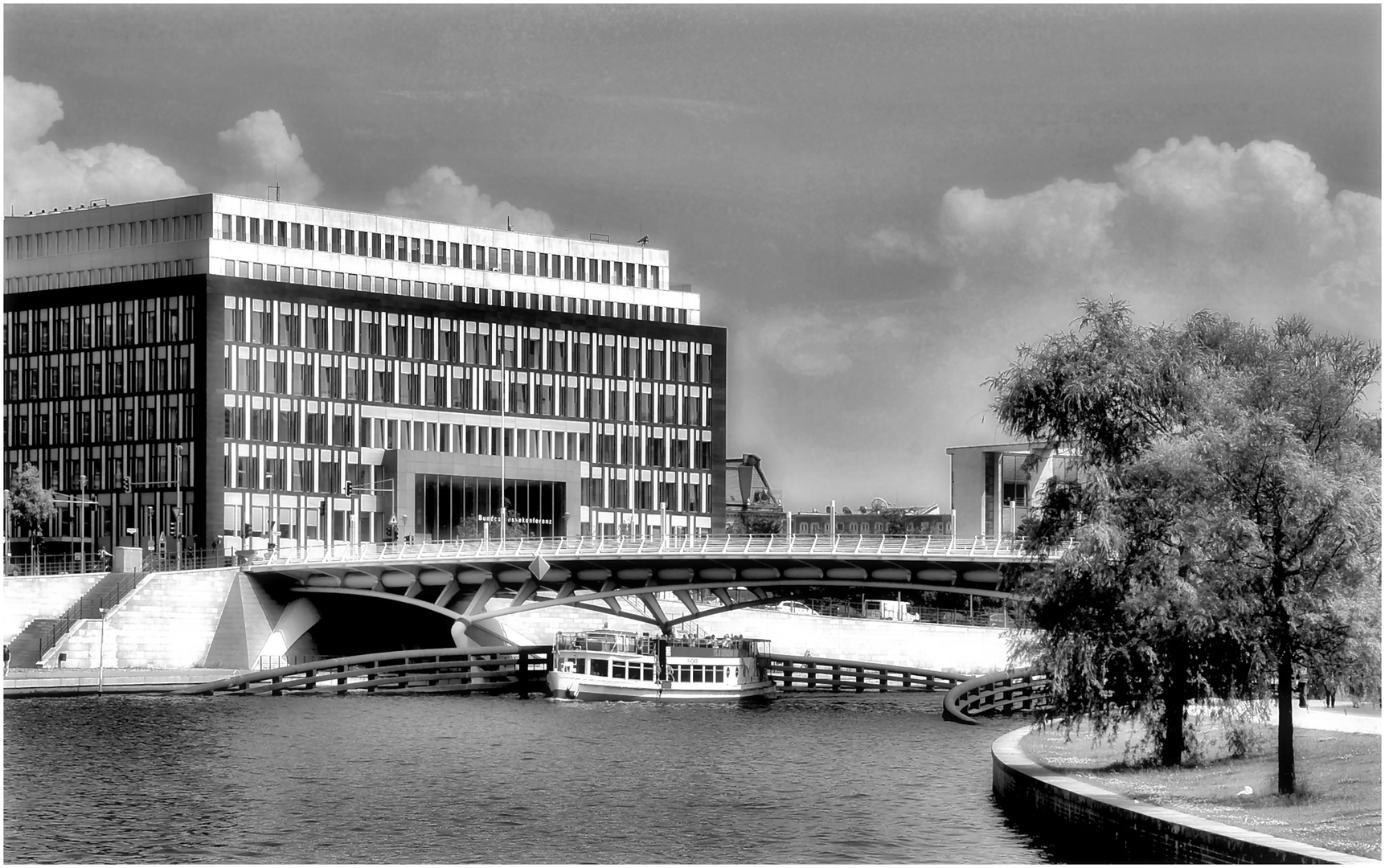 Berlin - Entlang der Spree