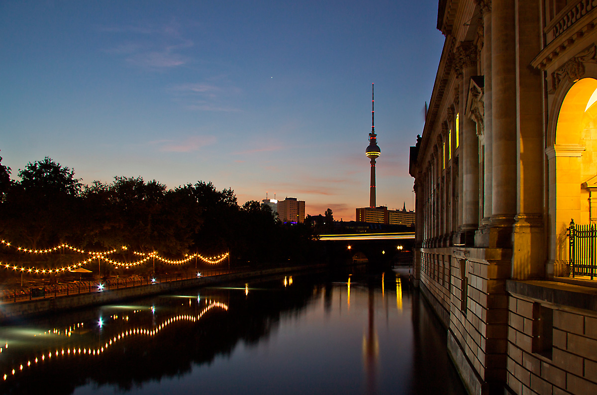 Berlin erwacht um 6 Uhr morgens