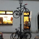 Berlin, Fahrrad mit Parken in Zweiter Reihe, Diebstahlsicherung