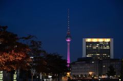 Berlin Festival of Lights 2012 - Fernsehturm in pink