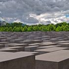 Berlin - Grüner Streifen zwischen Grau