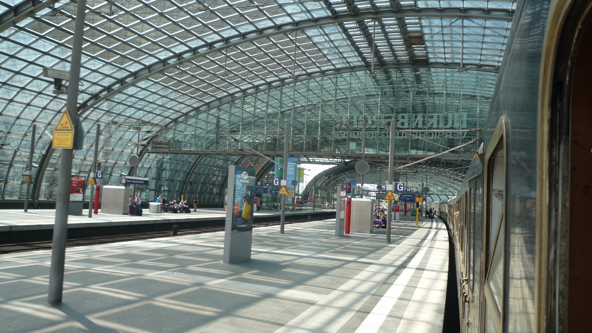 Berlin Hauptbahnhof Wo Ist Gleis 14 www.fotocommunity.de