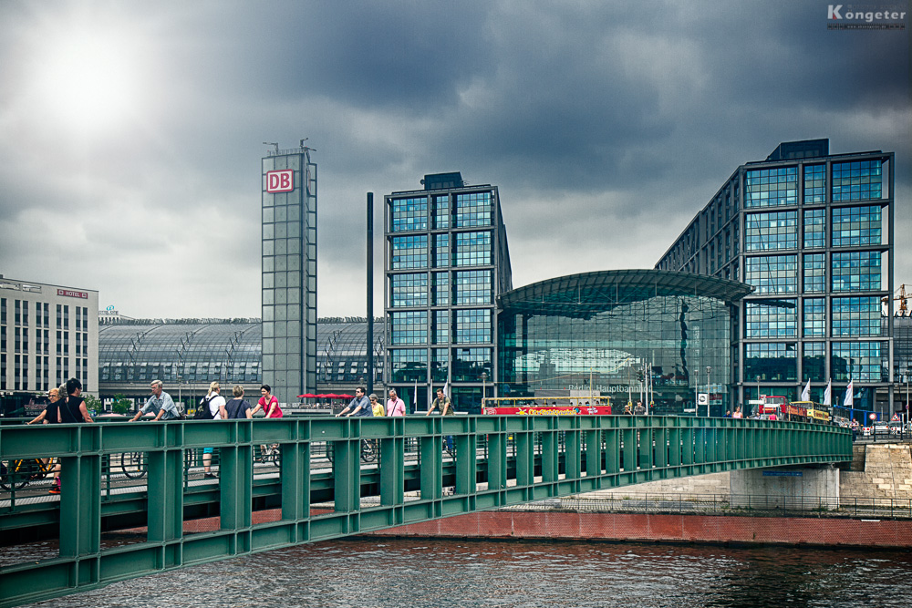 * * * Berlin Hauptbahnhof * * *