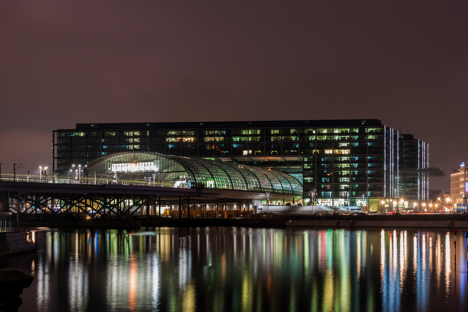 Berlin Hauptbahnhof bei Nacht