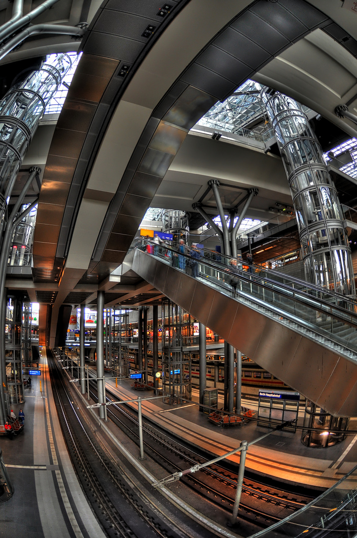 Berlin Hauptbahnhof ..