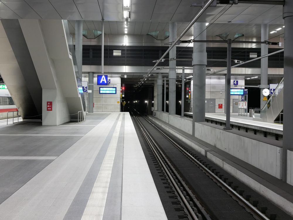 Berlin Hauptbahnhof, Gleis 2 Foto & Bild city, architektur, deutschland Bilder auf