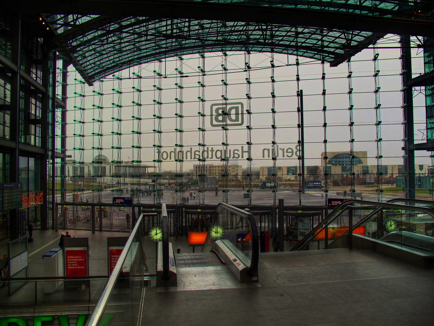 Berlin Hauptbahnhof Südeingang